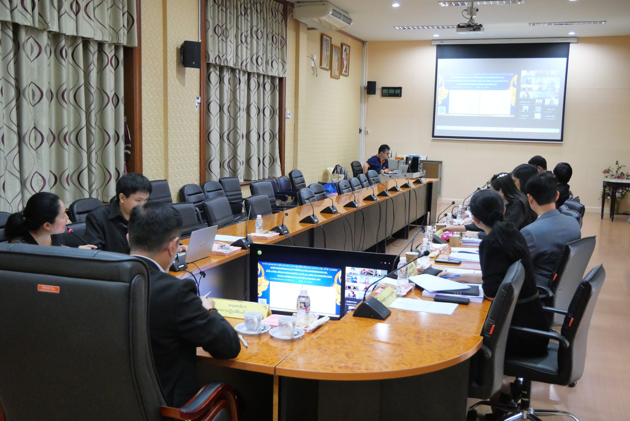 title - ประชุมคณะทำงานพิจารณาผลงานการปฏิรูปที่ดินเพื่อส่งเข้าประกวดการรับรางวัล ครั้งที่ 2/2569 (สมัครขอรับรางวัลเลิศรัฐ ประจำปี 2569) พร้อมประชุมผ่านระบบออนไลน์ ZOOM Meeting 